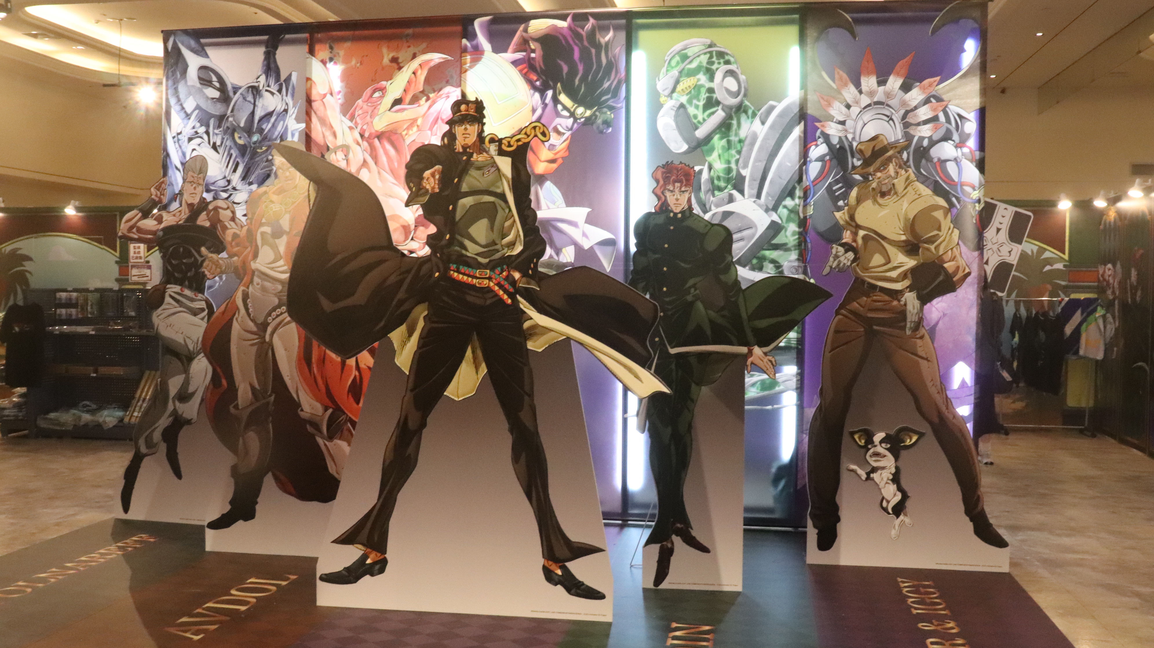 《JoJo的奇妙冒險 星塵遠征軍》快閃店新光南西一館華麗登場！空條承太郎、大反派DIO經典重現，oneone現場直擊一次看